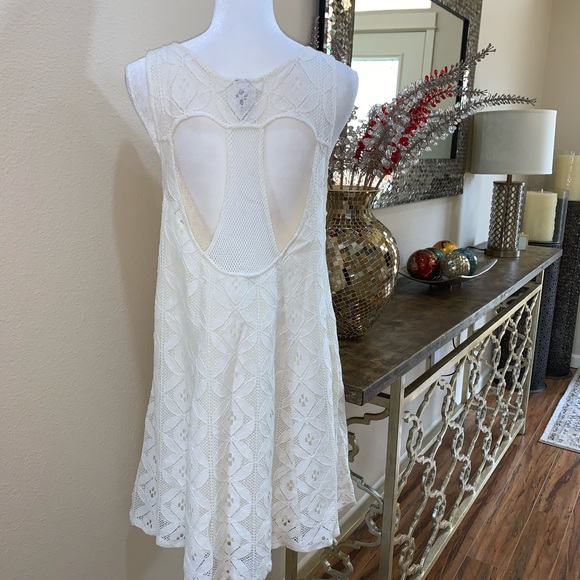 Beautiful white summer dress - Picture 3 of 14